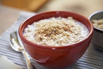 Oatmeal for breakfast on the diet menu for psoriasis